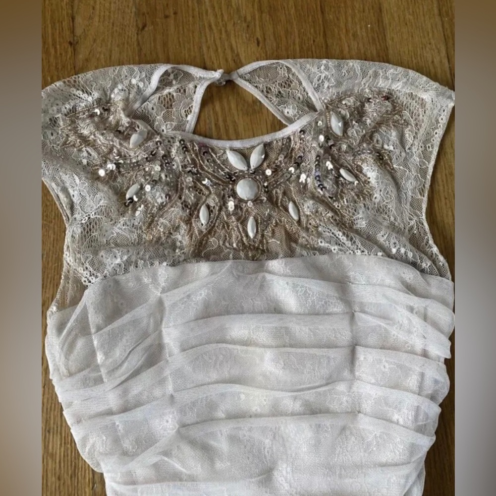 BEBE LIGHT PINK LACE LINED DRESS